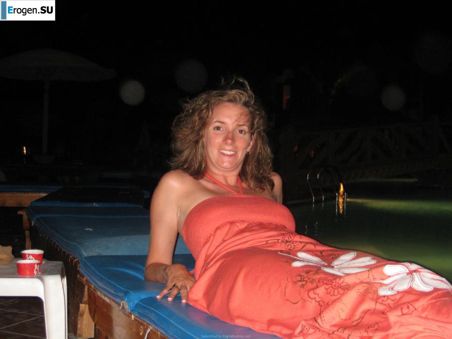 загорает голая. Фото 19