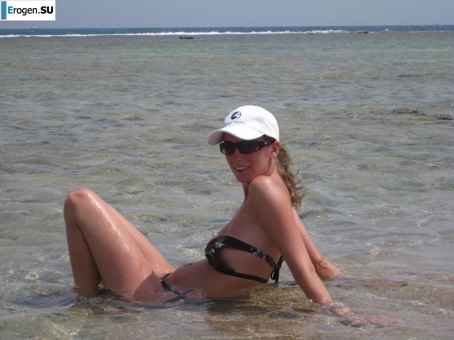 загорает голая. Фото 25