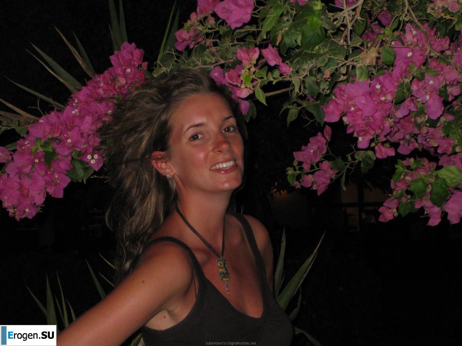 загорает голая. Фото 5