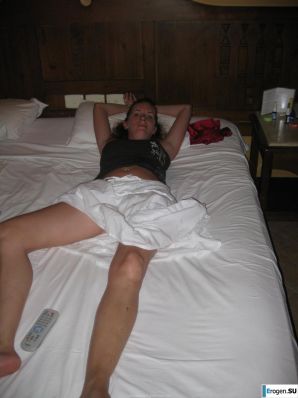 tans naked. Thumb 17