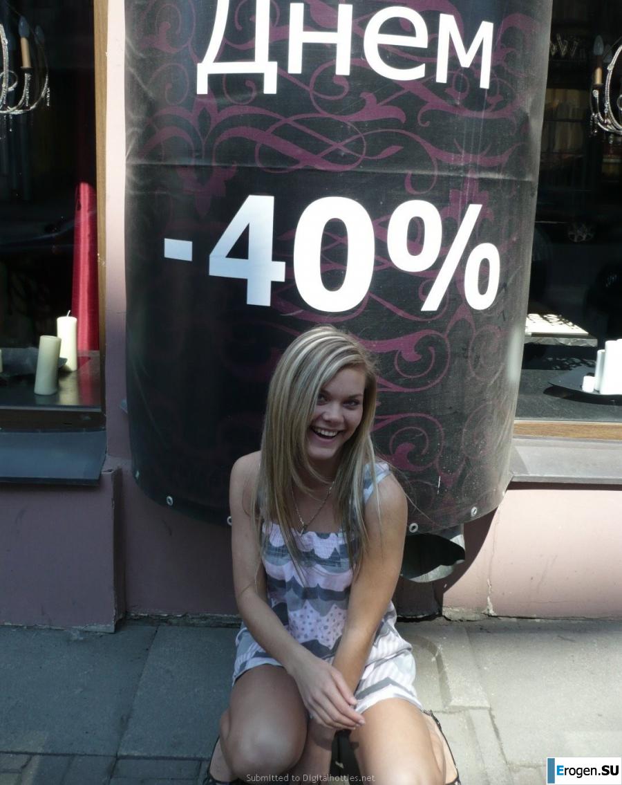 Молодая голая студентка. Фото 15