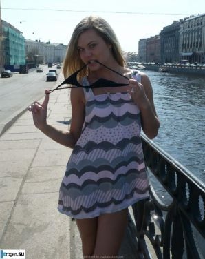 Молодая голая студентка. Эскиз 16