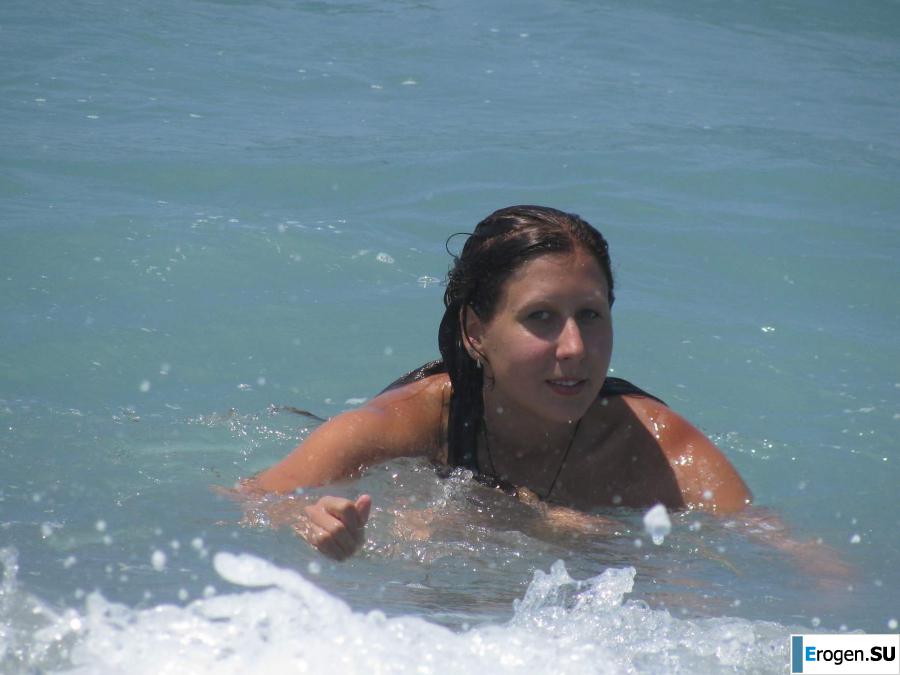 сиськи на пляже. Фото 5