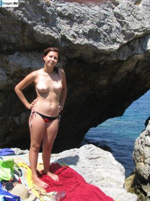 сиськи на пляже. Эскиз 12