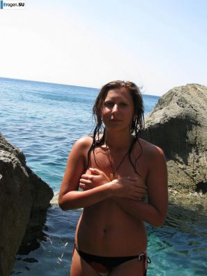 сиськи на пляже. Эскиз 43