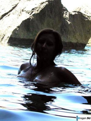 сиськи на пляже. Эскиз 44