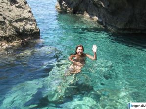 сиськи на пляже. Эскиз 45