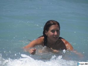 сиськи на пляже. Эскиз 5