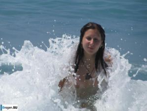 сиськи на пляже. Эскиз 6