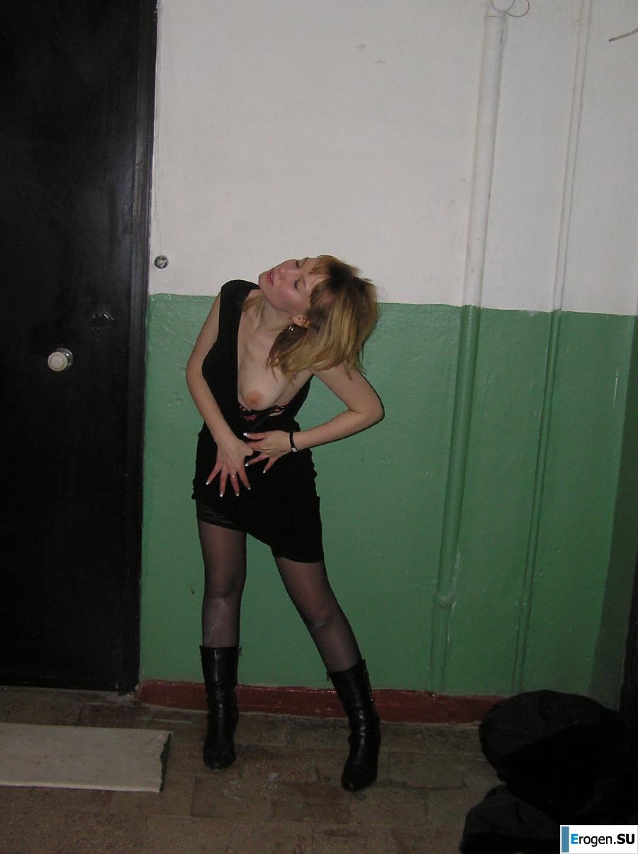 naked girls in various poses. Part 3. Photo 20