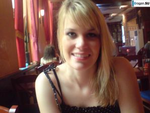 girl and guy with the euro round. Thumb 12