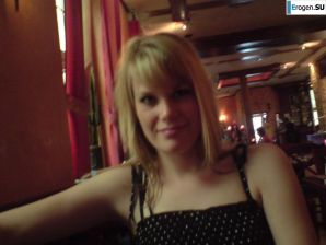 girl and guy with the euro round. Thumb 13