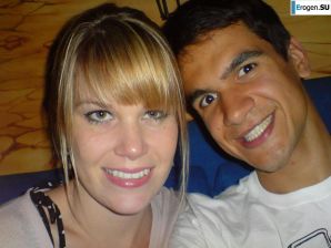 girl and guy with the euro round. Thumb 18