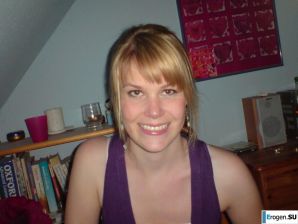 girl and guy with the euro round. Thumb 22