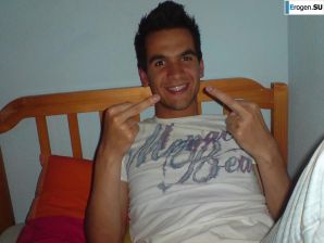 girl and guy with the euro round. Thumb 23