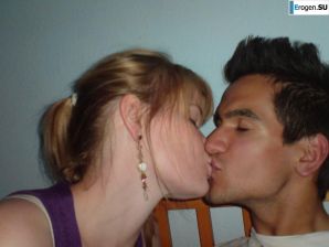 girl and guy with the euro round. Thumb 24