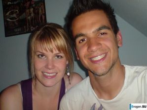 girl and guy with the euro round. Thumb 26