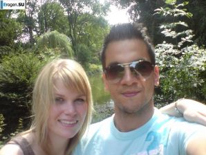 girl and guy with the euro round. Thumb 35