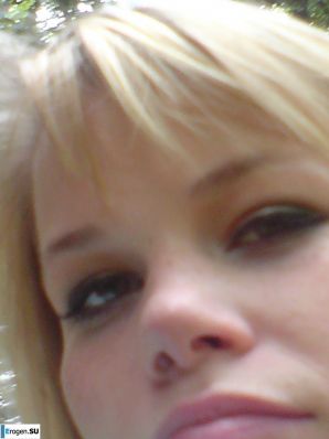 girl and guy with the euro round. Thumb 36