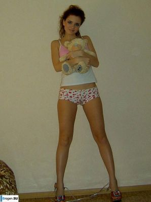 очеровательная голая девочка. Эскиз 45