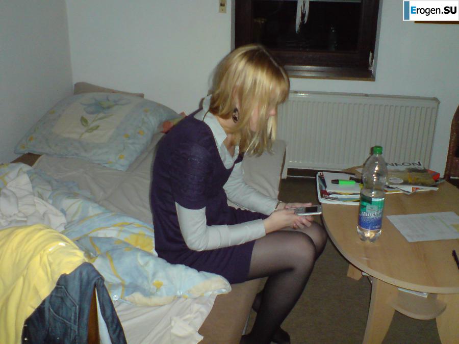 girl and guy with the euro round. Part 2. Photo 44