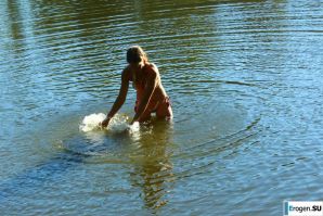 голые девушки на озере. Часть 7. Эскиз 36