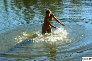 голые девушки на озере. Часть 7. Эскиз 39