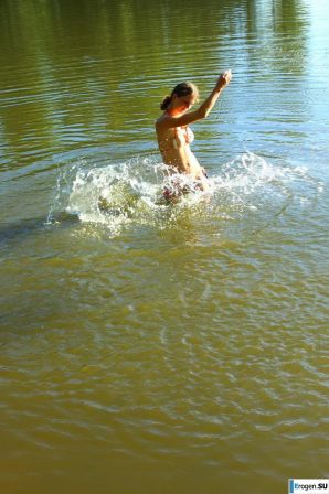 голые девушки на озере. Часть 8. Эскиз 5