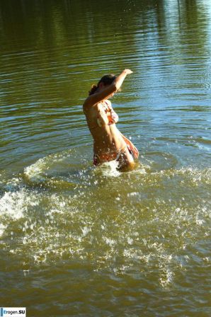 голые девушки на озере. Часть 8. Эскиз 9