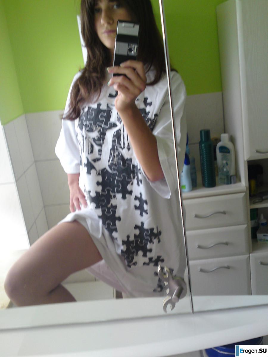 studio in the bathroom. Photo 11