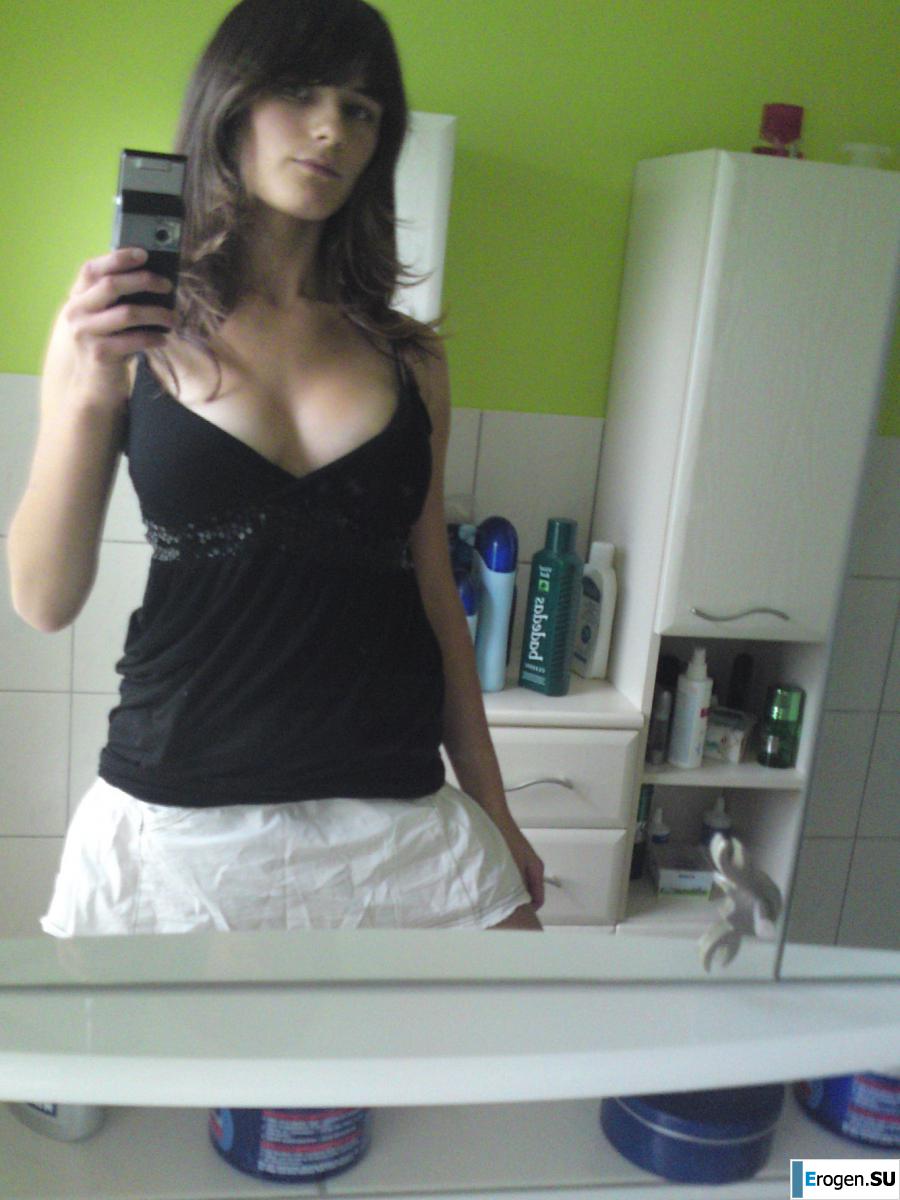 studio in the bathroom. Photo 9