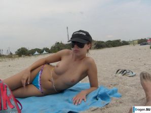 chronicles of the nudist beach. Thumb 12