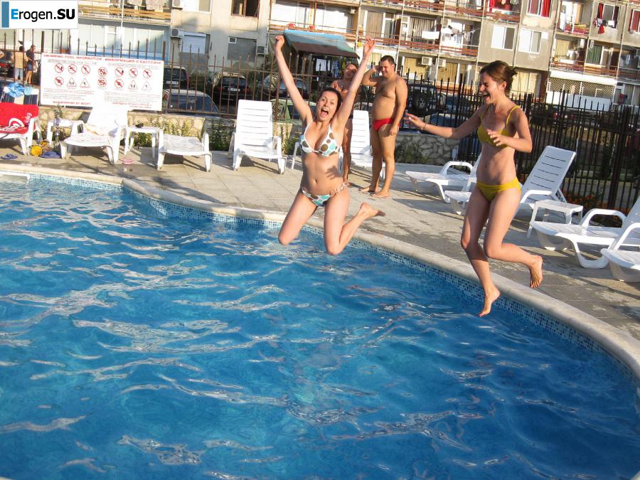 sunbathing and relaxing. Photo 5