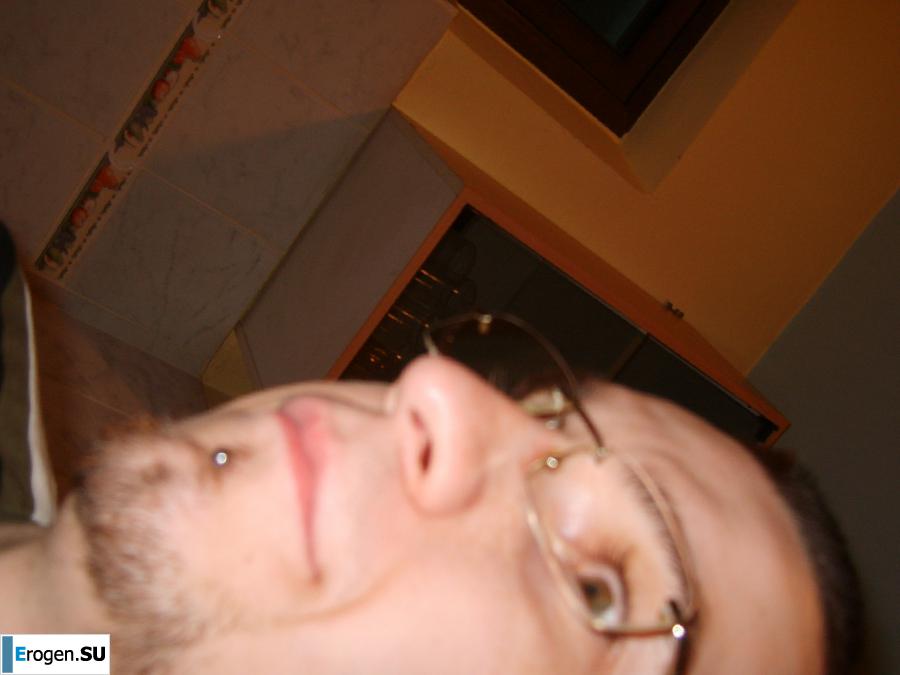 slightly gothic couple. Photo 11