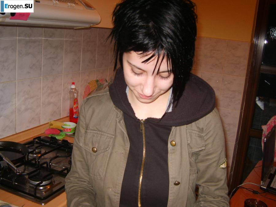 slightly gothic couple. Photo 3