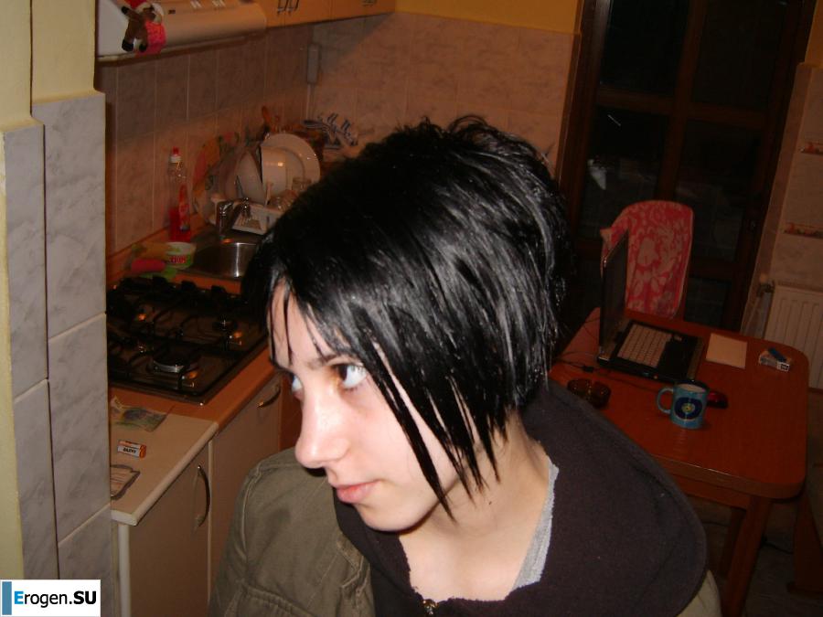 slightly gothic couple. Photo 4