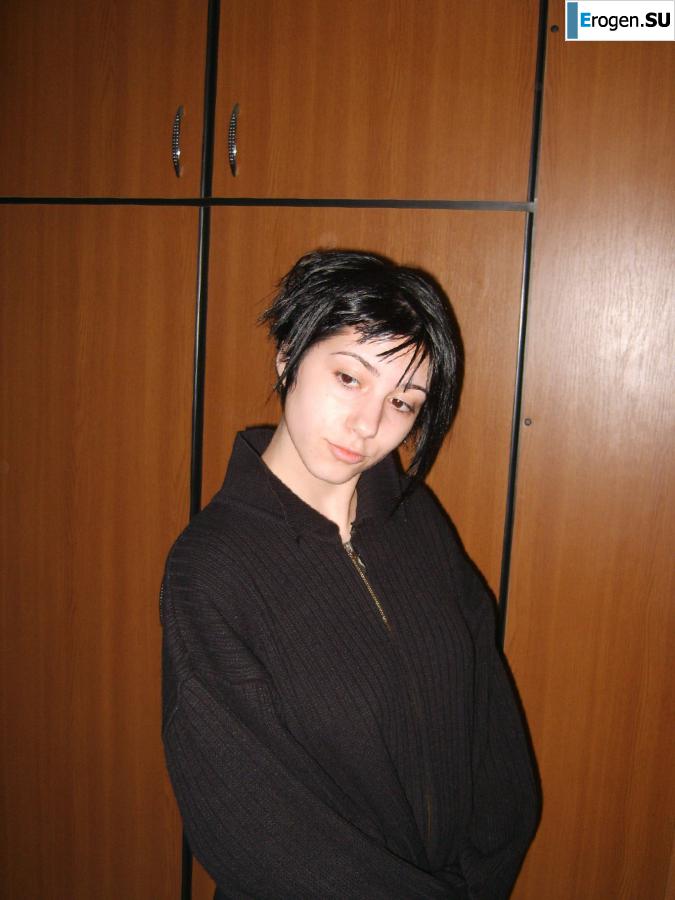 slightly gothic couple. Photo 51