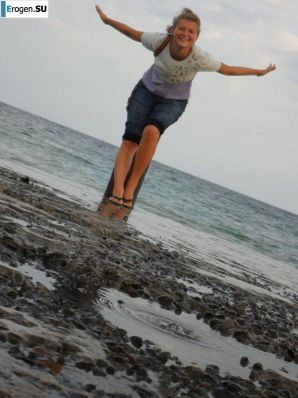 boy with two friends. Thumb 11