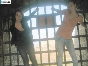 boy with two friends. Thumb 16