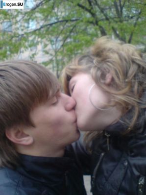 boy with two friends. Thumb 19