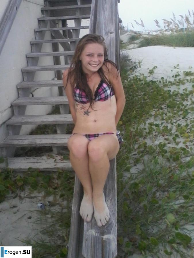 молодая миниатюрная девчушка с лысым папиком. Фото 13