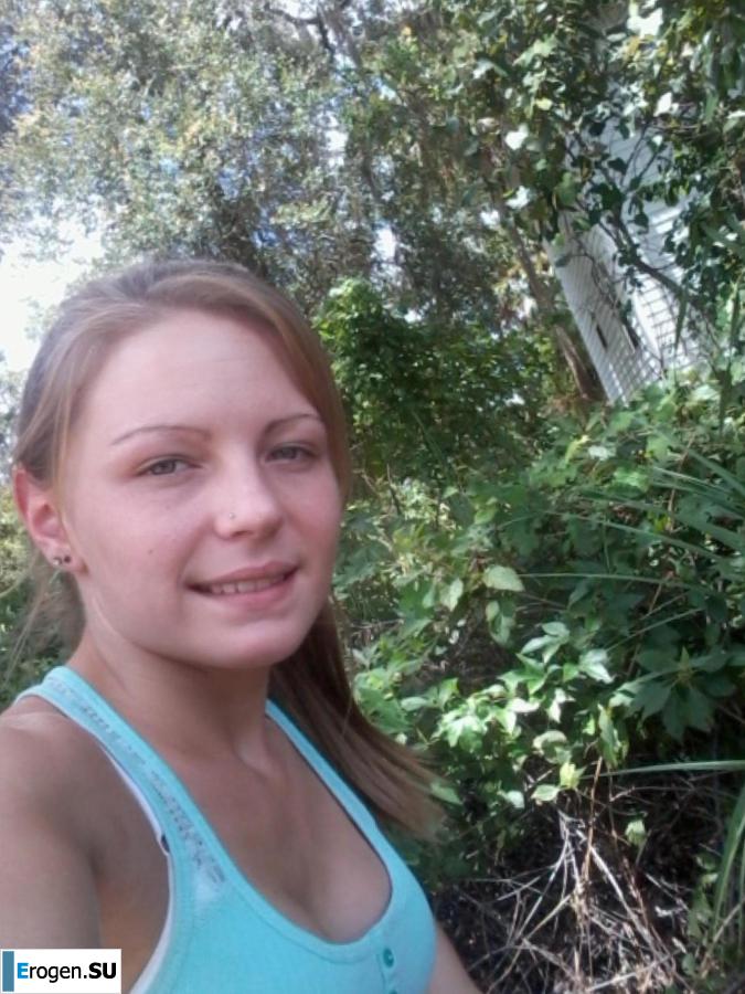 молодая миниатюрная девчушка с лысым папиком. Фото 3