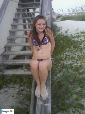 молодая миниатюрная девчушка с лысым папиком. Эскиз 13