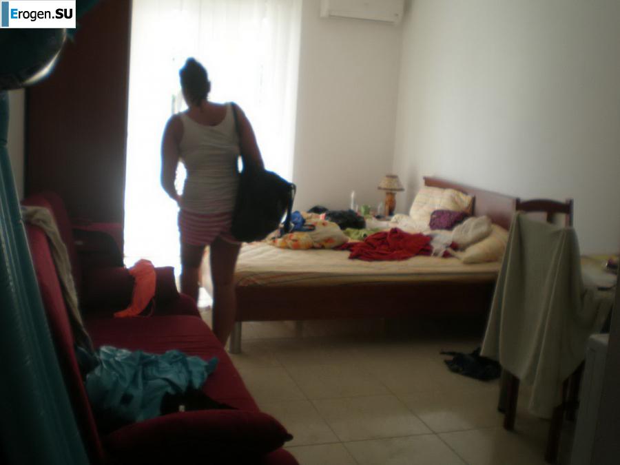 on the beach between us girls. Photo 12