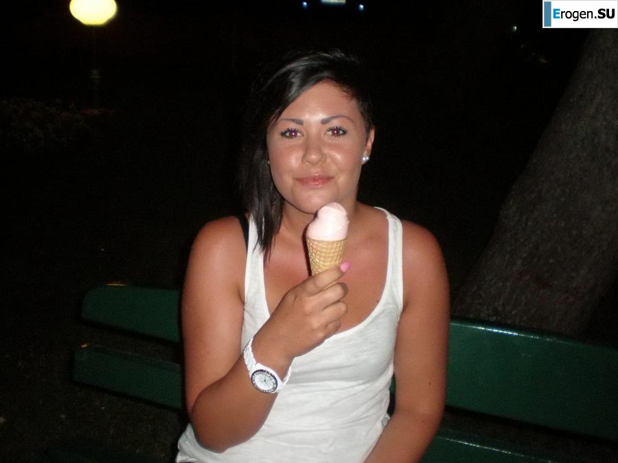 on the beach between us girls. Photo 17