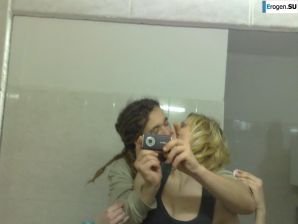 акцент на сиськи. Эскиз 38