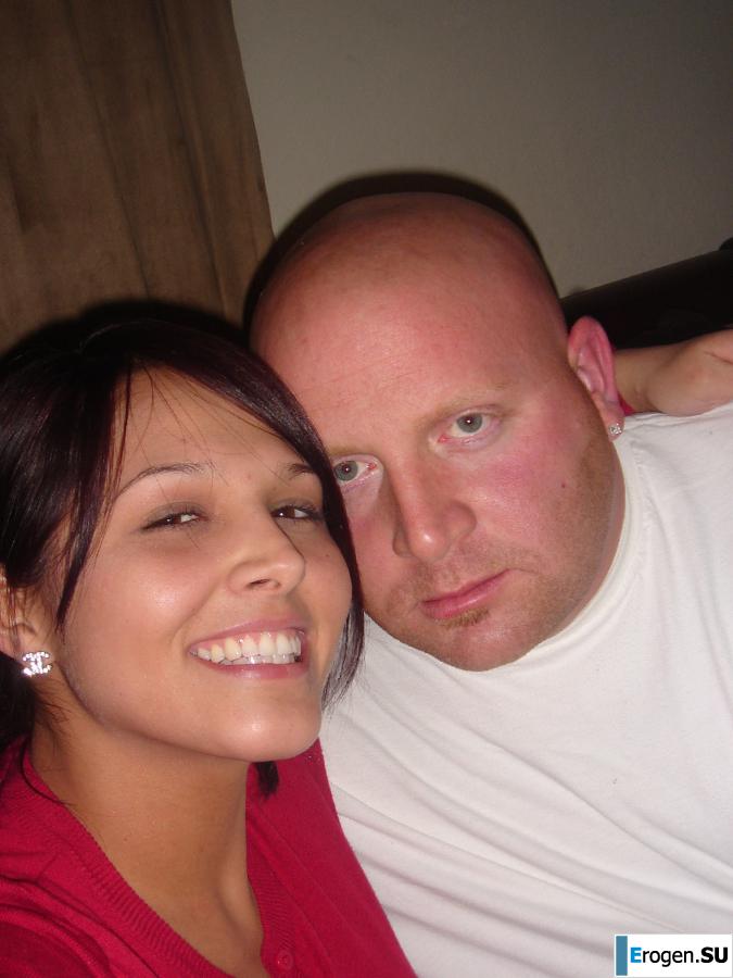 a guy picked up a young lady with buffers. Photo 6