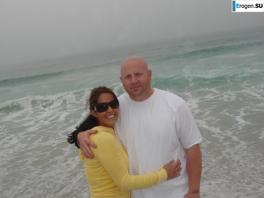 a guy picked up a young lady with buffers. Photo 7