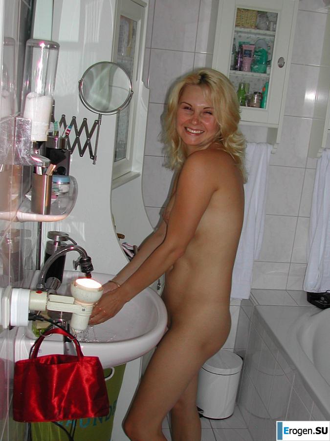 зрелая блондинка в сьемной вилле. Фото 27
