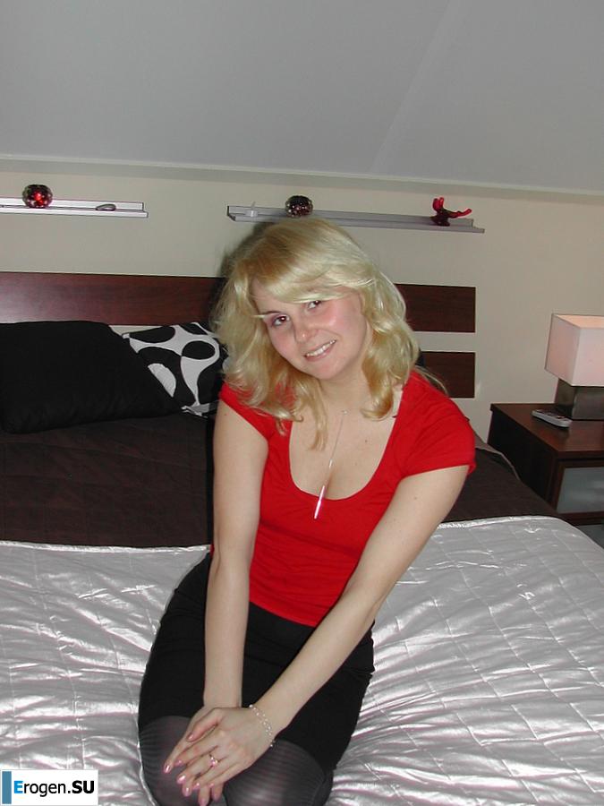 зрелая блондинка в сьемной вилле. Фото 9